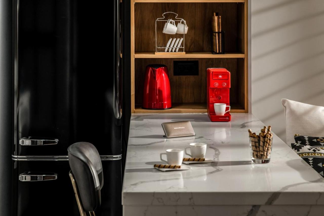 The Big Little One. Stylish & Convenient Apartment Iraklion Buitenkant foto