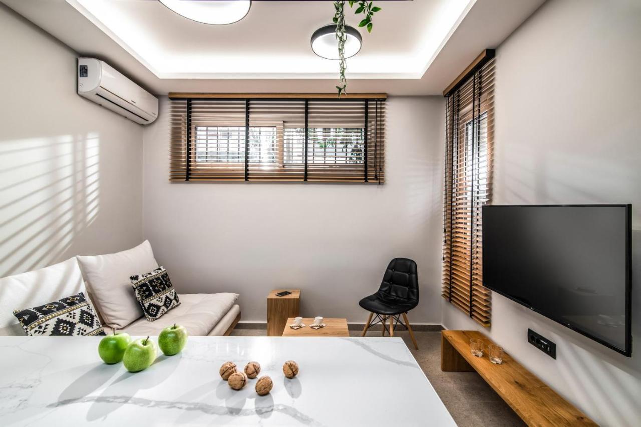 The Big Little One. Stylish & Convenient Apartment Iraklion Buitenkant foto