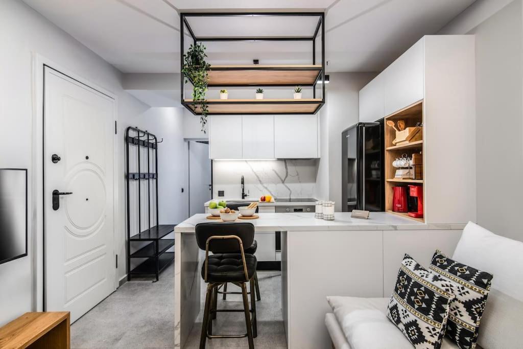 The Big Little One. Stylish & Convenient Apartment Iraklion Buitenkant foto